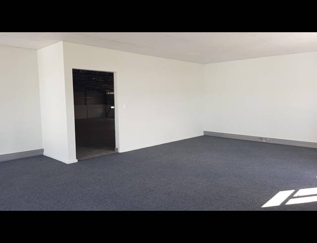 1,955M² FACTORY TO LET IN BLACKHEATH INDUSTRIAL